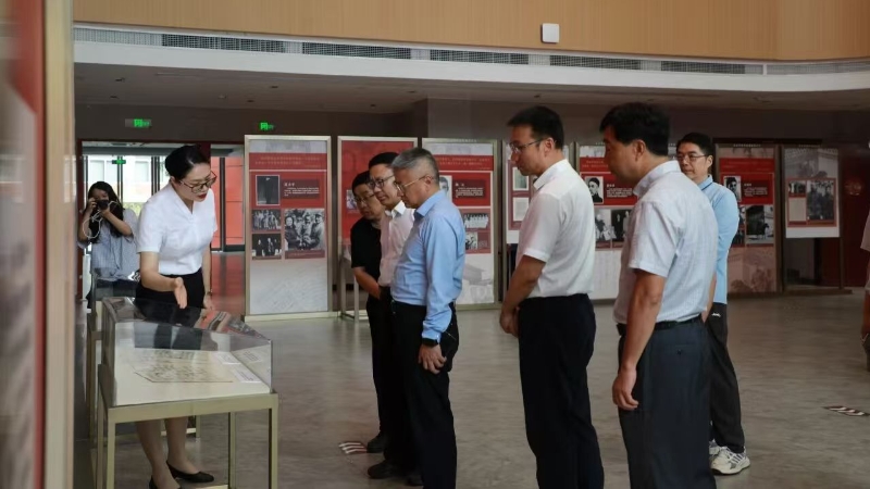 重庆市档案馆 当代党员杂志社 西南政法大学联合开展 “档案文化进校园”思政教育活动