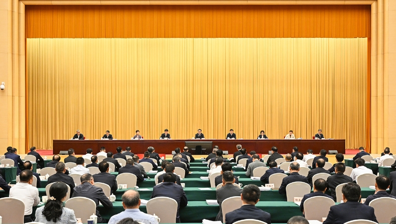 袁家军在区县委书记和部门“一把手”例会上强调 锚定目标 坚定信心 奋进攻坚 全力以赴实现“十五五”开好局起好步 陈新武王炯程丽华出席