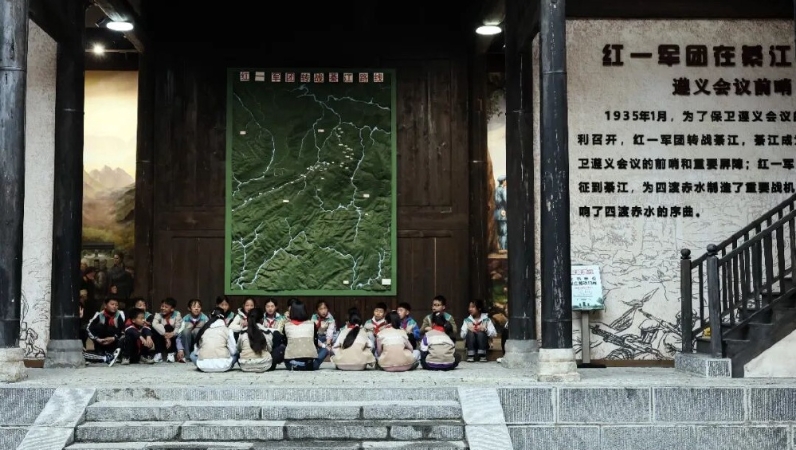 这条路上，每一代人都要交出自己的答卷