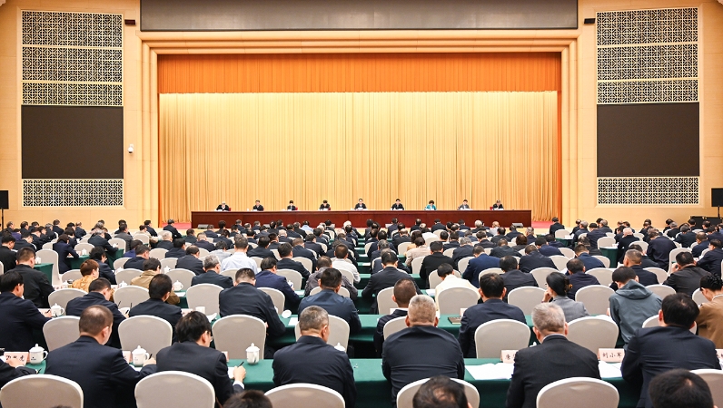 重庆市委召开全市领导干部会议 传达学习贯彻党的二十届五中全会精神 袁家军主持并讲话 陈新武王炯程丽华张轩出席